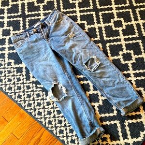 Hammer women jeans. 4 buttons front closures. 2 front and 2 back pockets